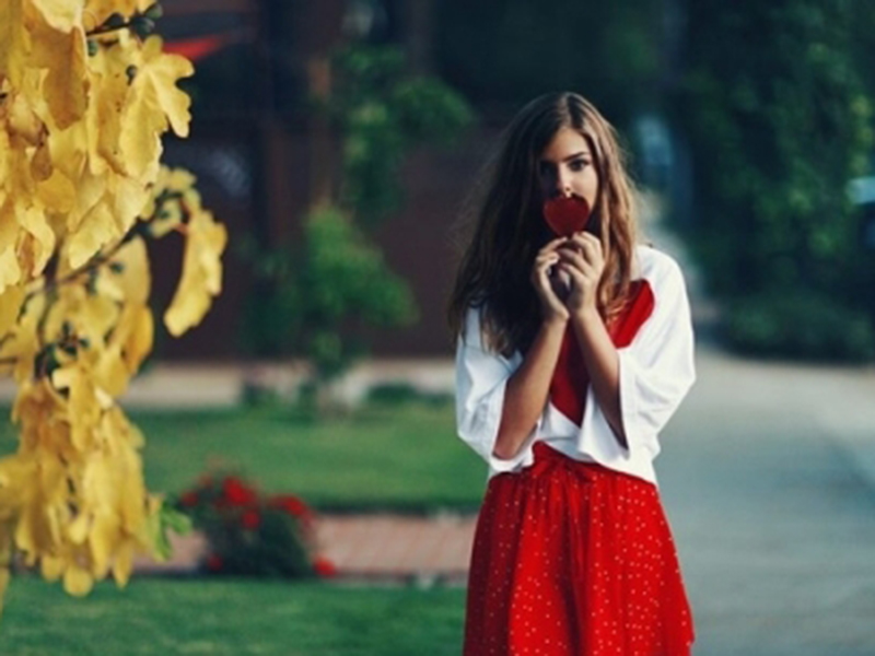 Chuyện t&igrave;nh kh&ocirc;ng bi&ecirc;n giới v&agrave; b&agrave;i thơ t&igrave;nh hay nhất thế kỷ XX